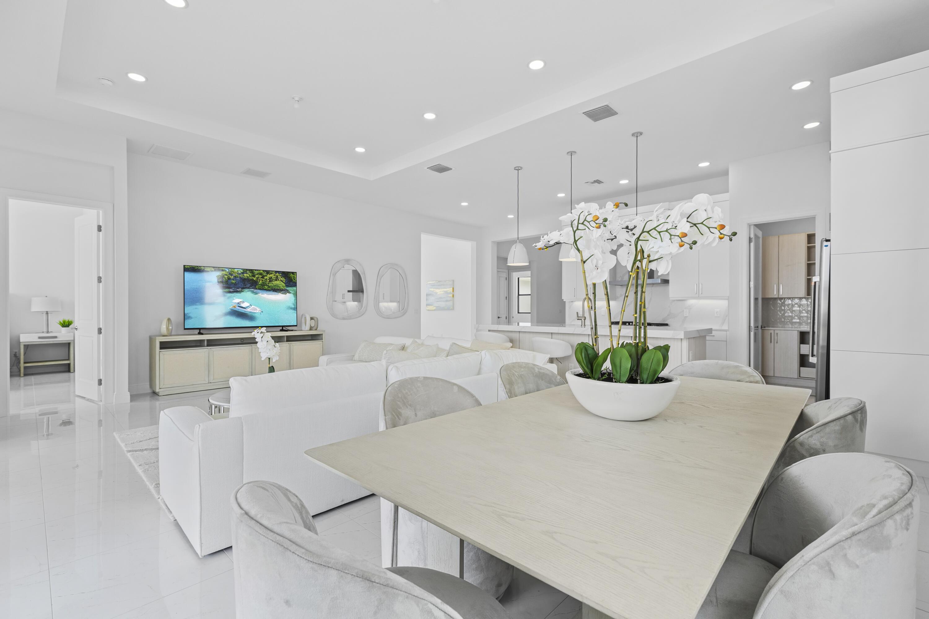 CRESSWIND PALM BEACH - Residential