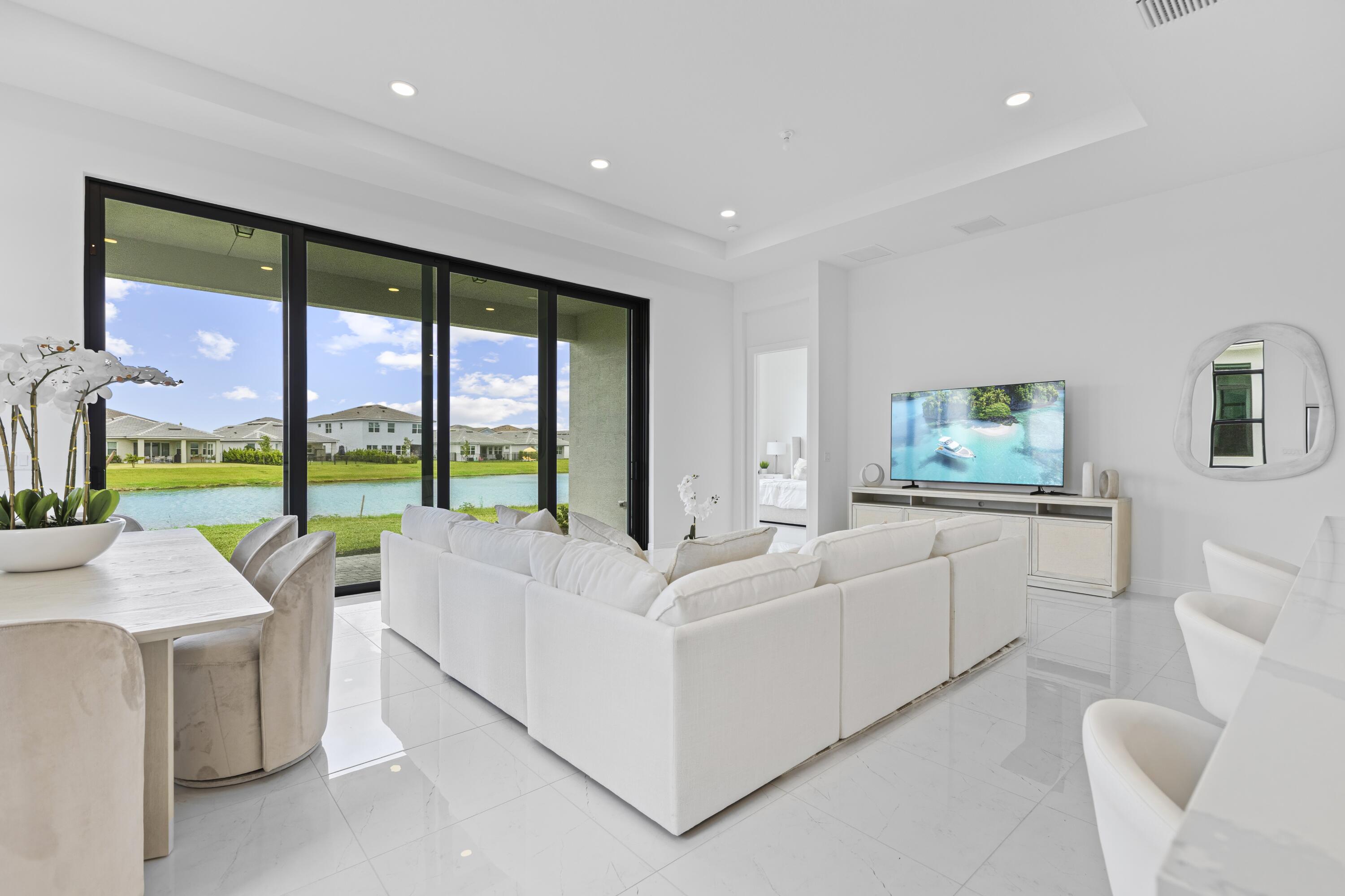 CRESSWIND PALM BEACH - Residential
