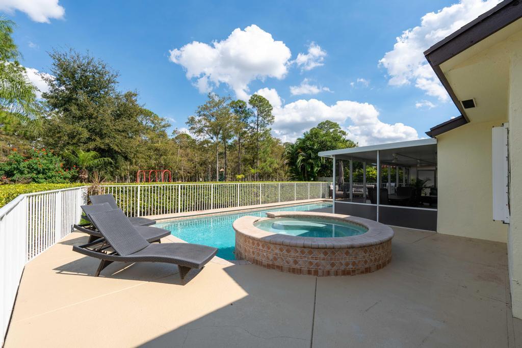 SUGAR POND MANOR OF WELLINGTON - Residential Lease