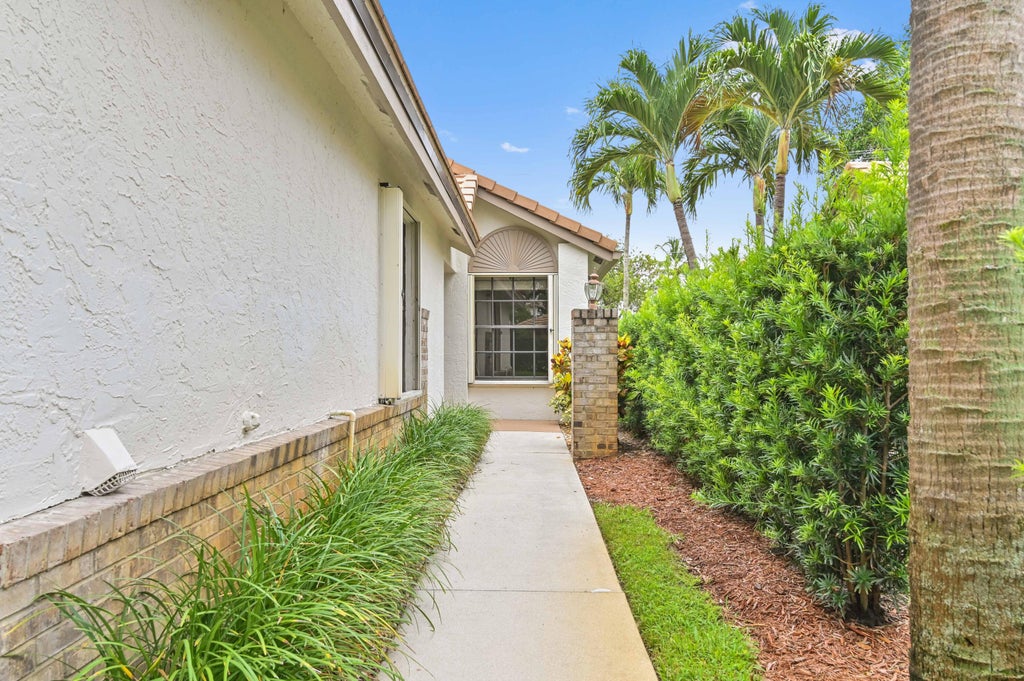 Photo of 4340 Sherwood Forest Drive, Delray Beach, FL 33445 (MLS # R10995743)