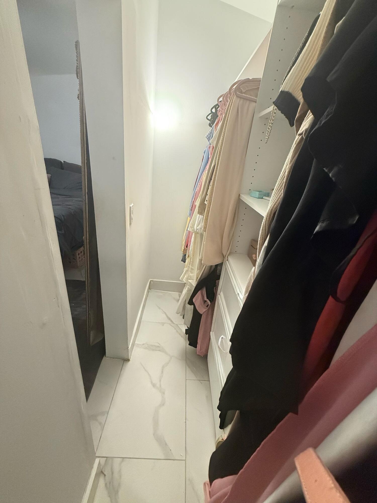 COUNTRY LAKES - Residential