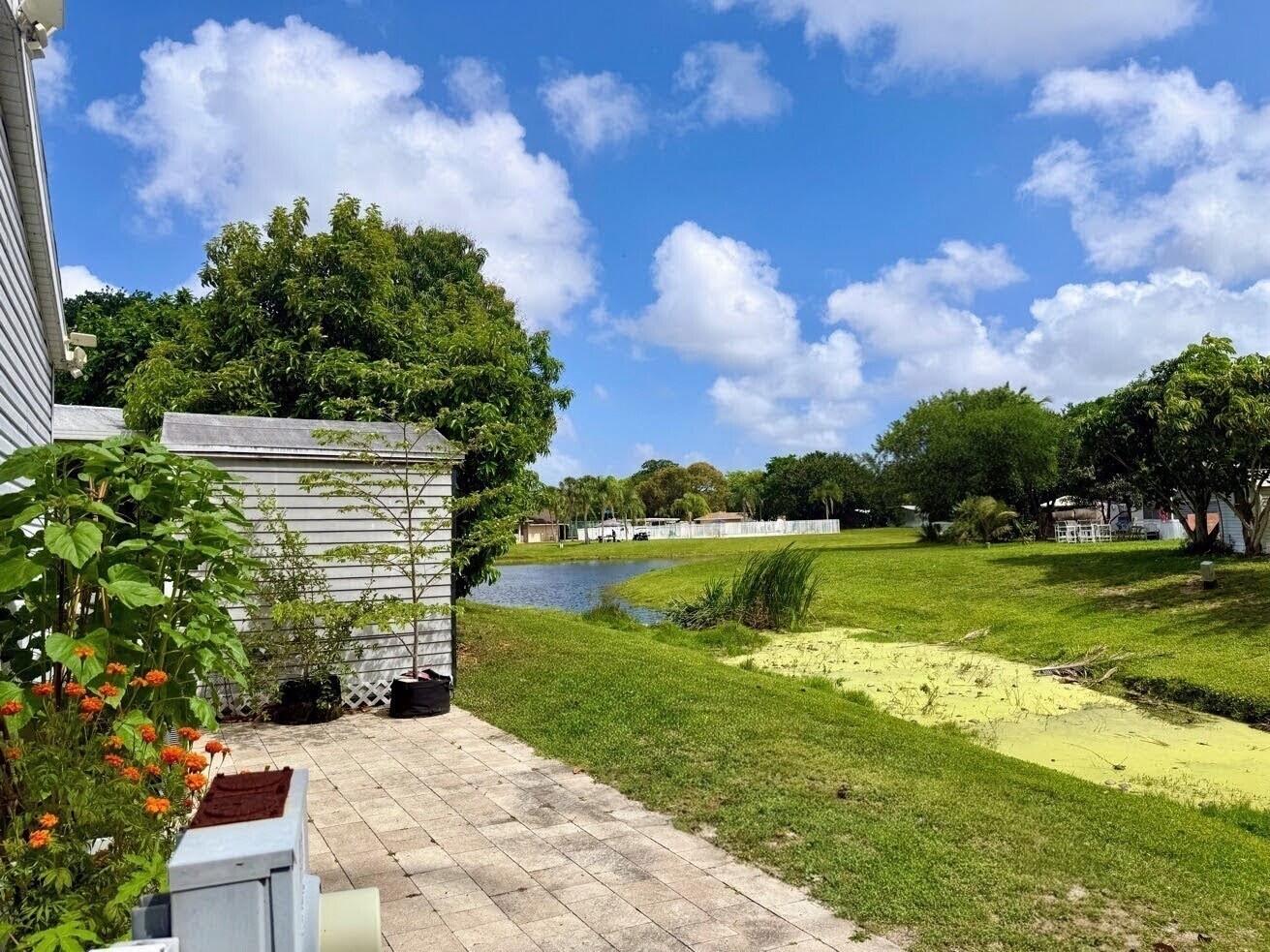 COUNTRY LAKES - Residential