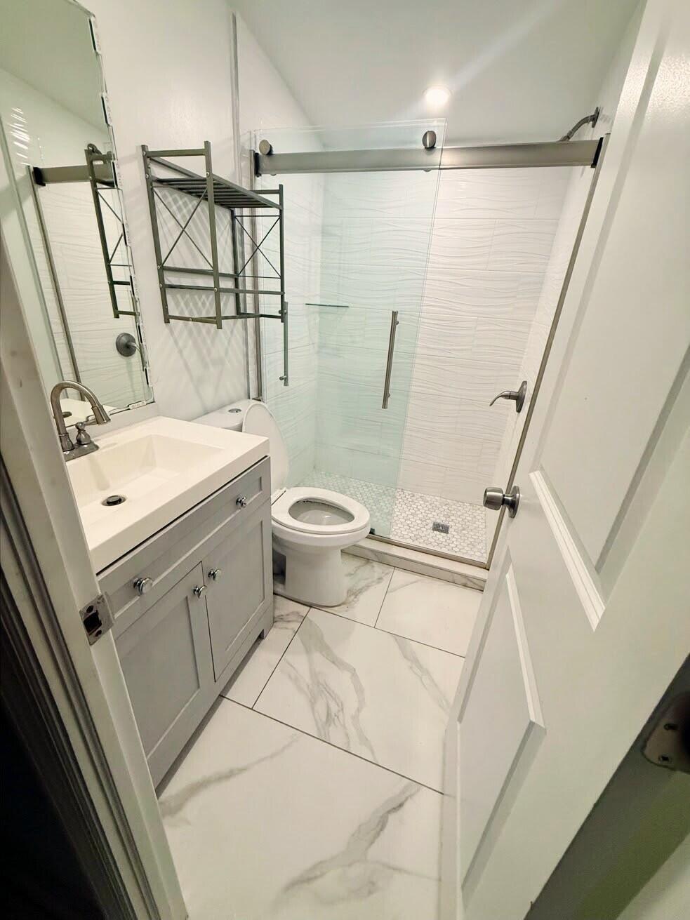 COUNTRY LAKES - Residential