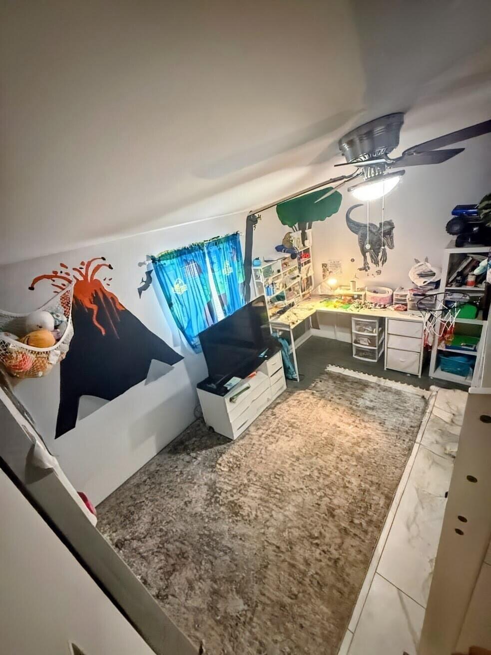 COUNTRY LAKES - Residential