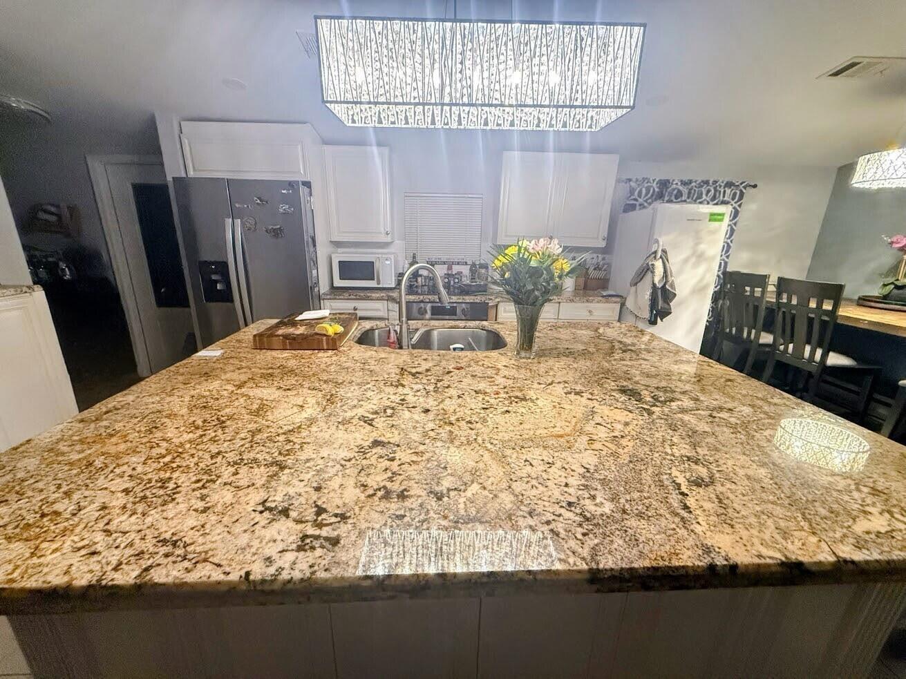 COUNTRY LAKES - Residential