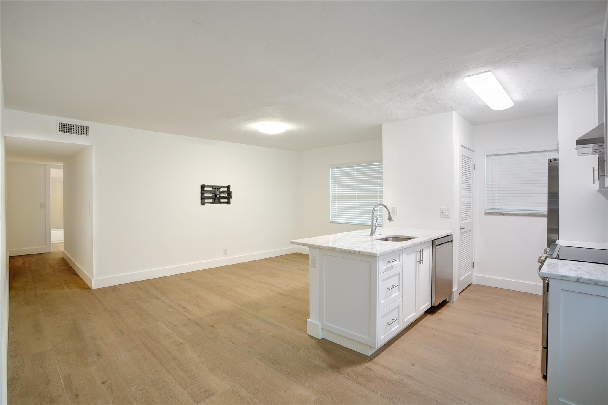 RIO VISTA C J HECTORS RES - Residential Lease