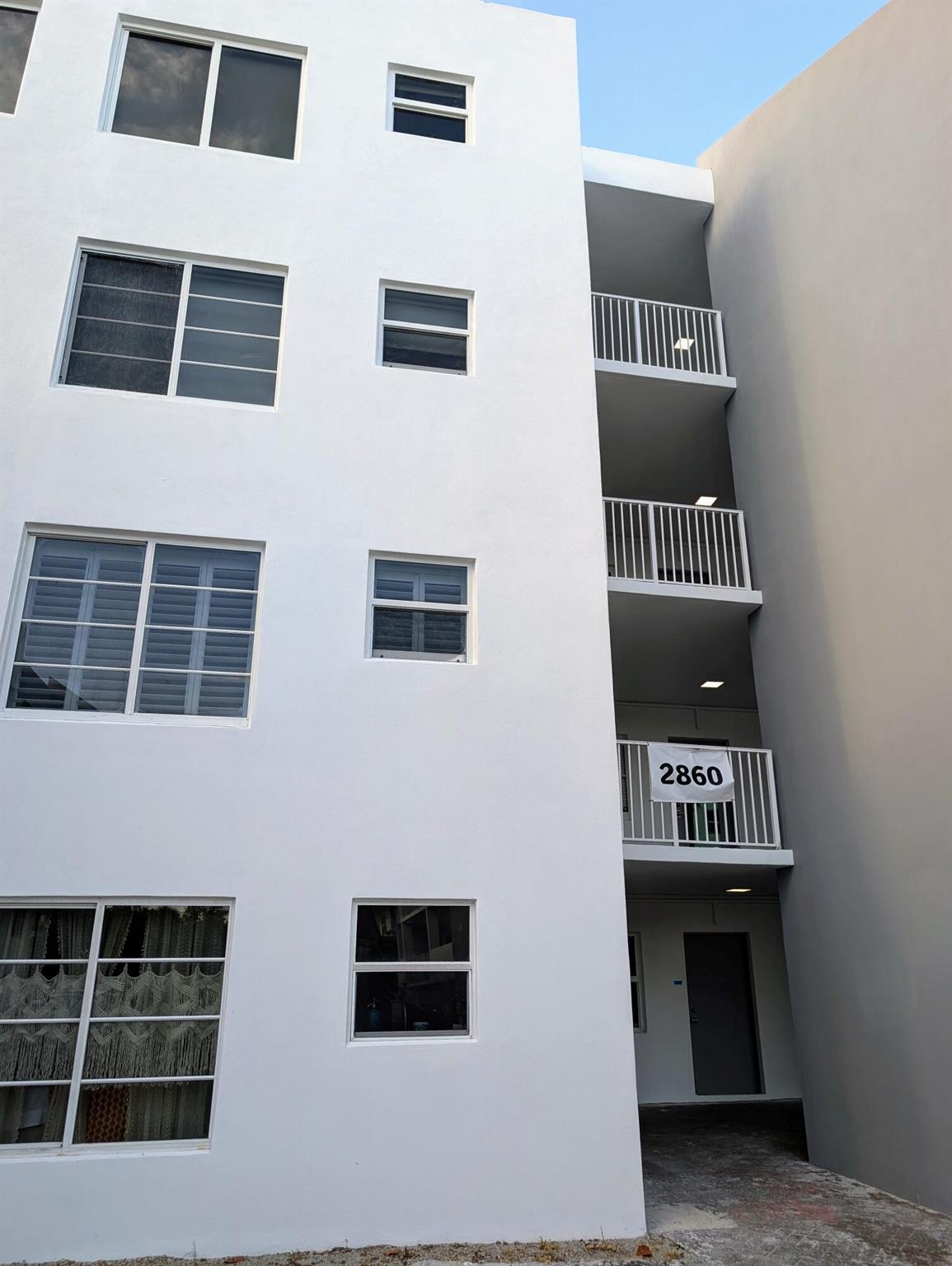 2860 NE 14th St Causeway 102d