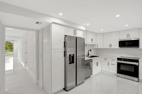 Tiny photo for 3505 Oaks Way #204, Pompano Beach, FL 33069 (MLS # B26026932)