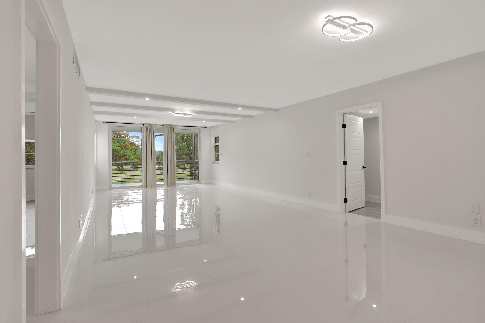 NO 115 PALM-AIRE COUNTRY CLUB - Residential