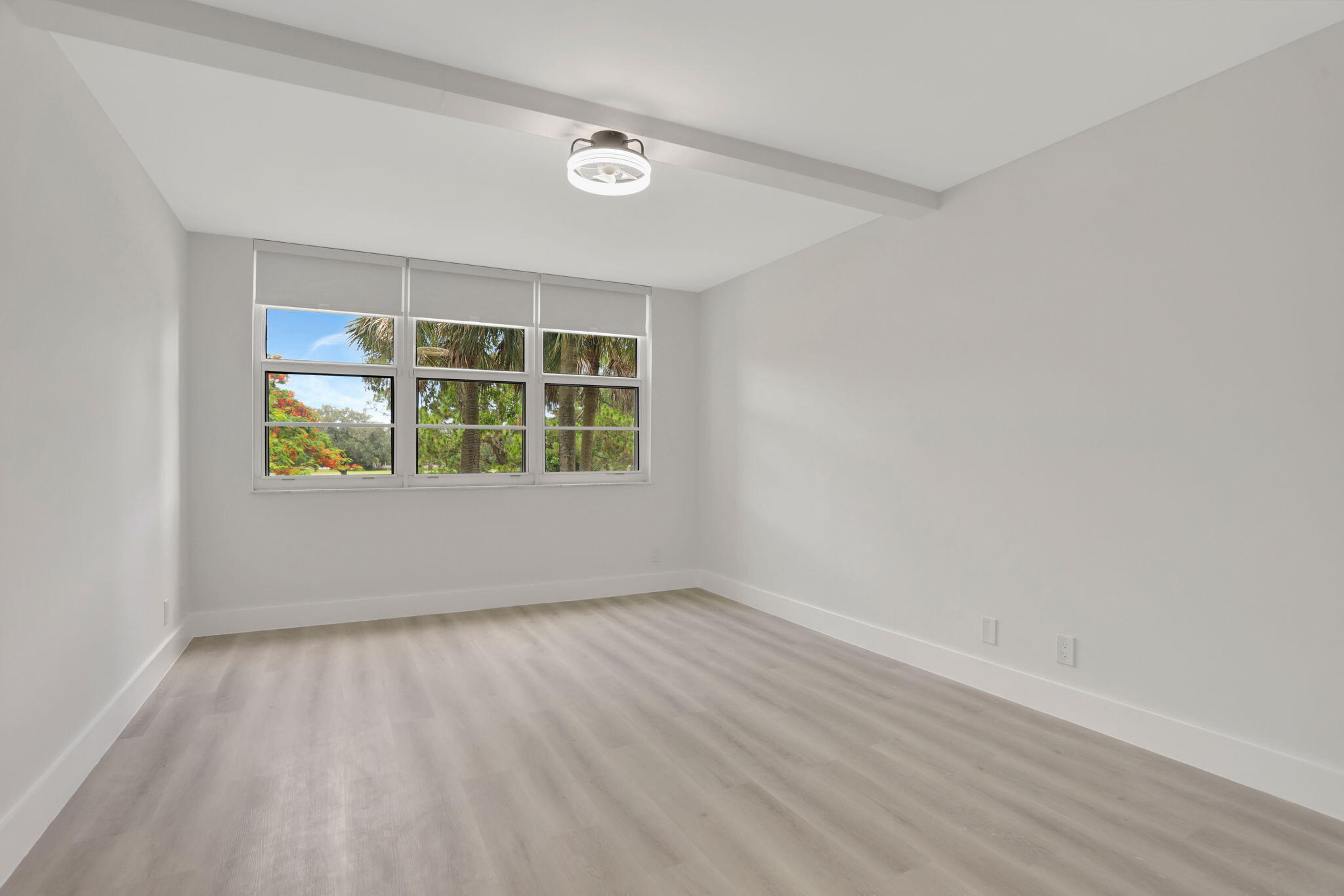 NO 115 PALM-AIRE COUNTRY CLUB - Residential