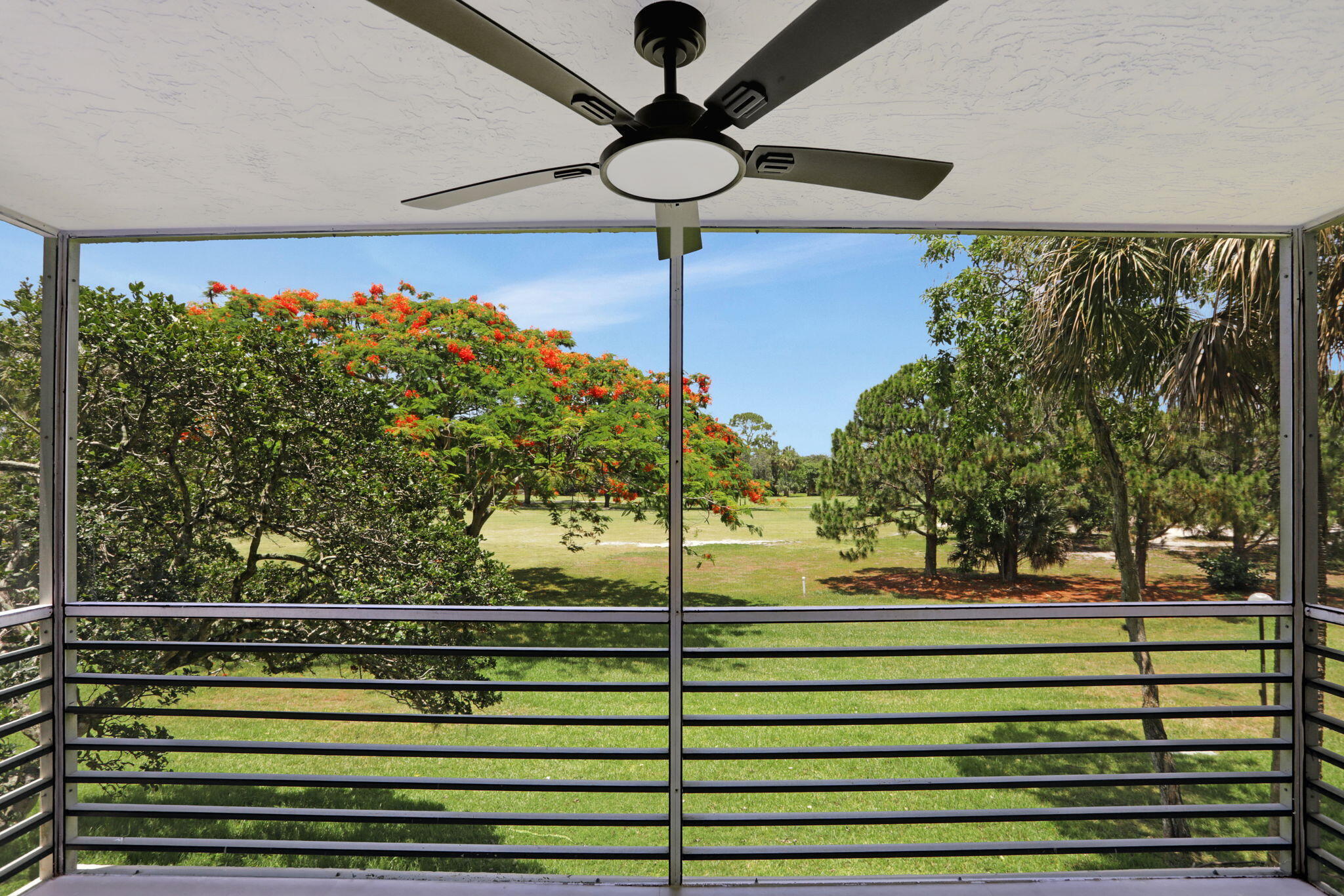 NO 115 PALM-AIRE COUNTRY CLUB - Residential