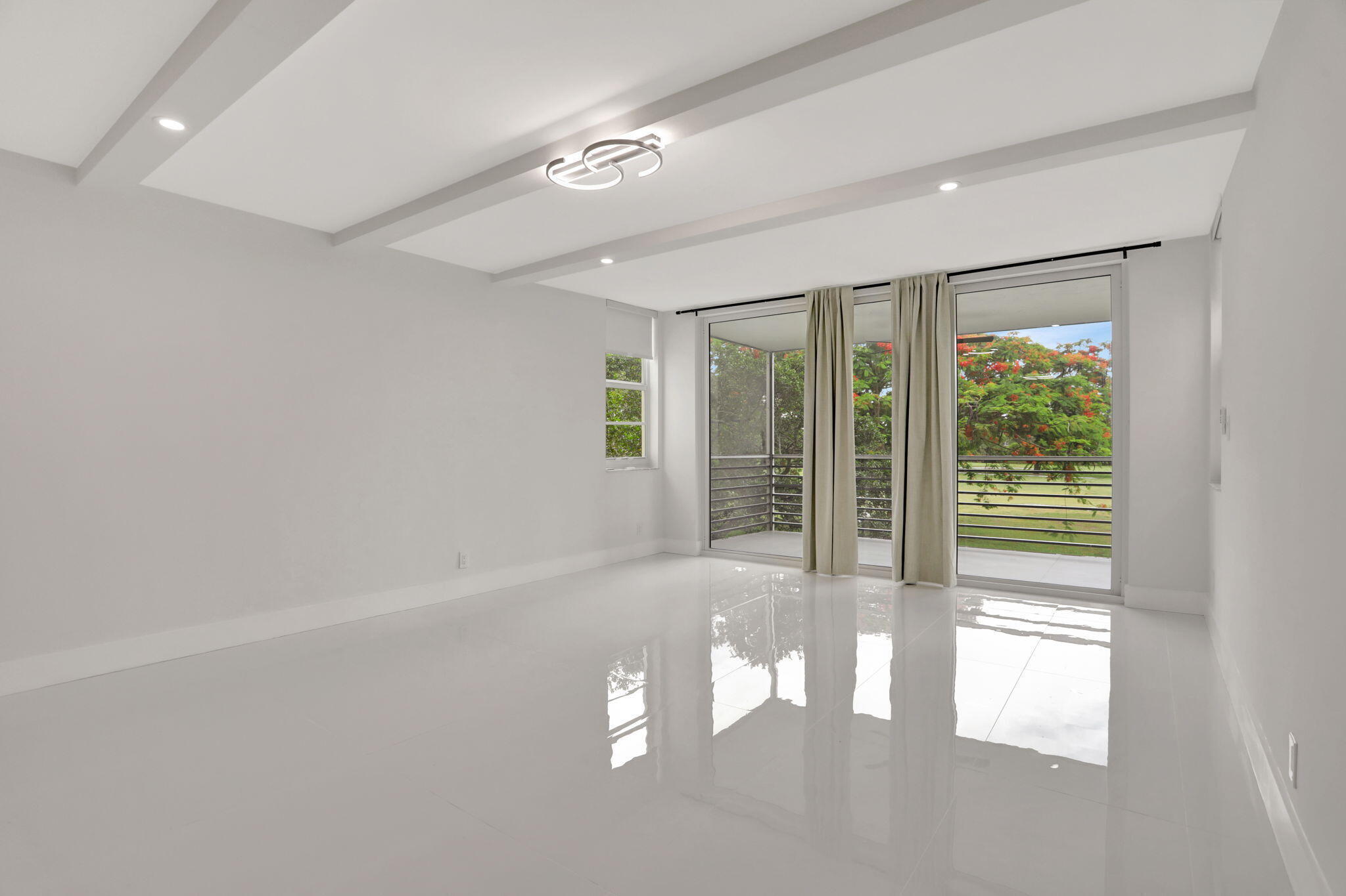 NO 115 PALM-AIRE COUNTRY CLUB - Residential