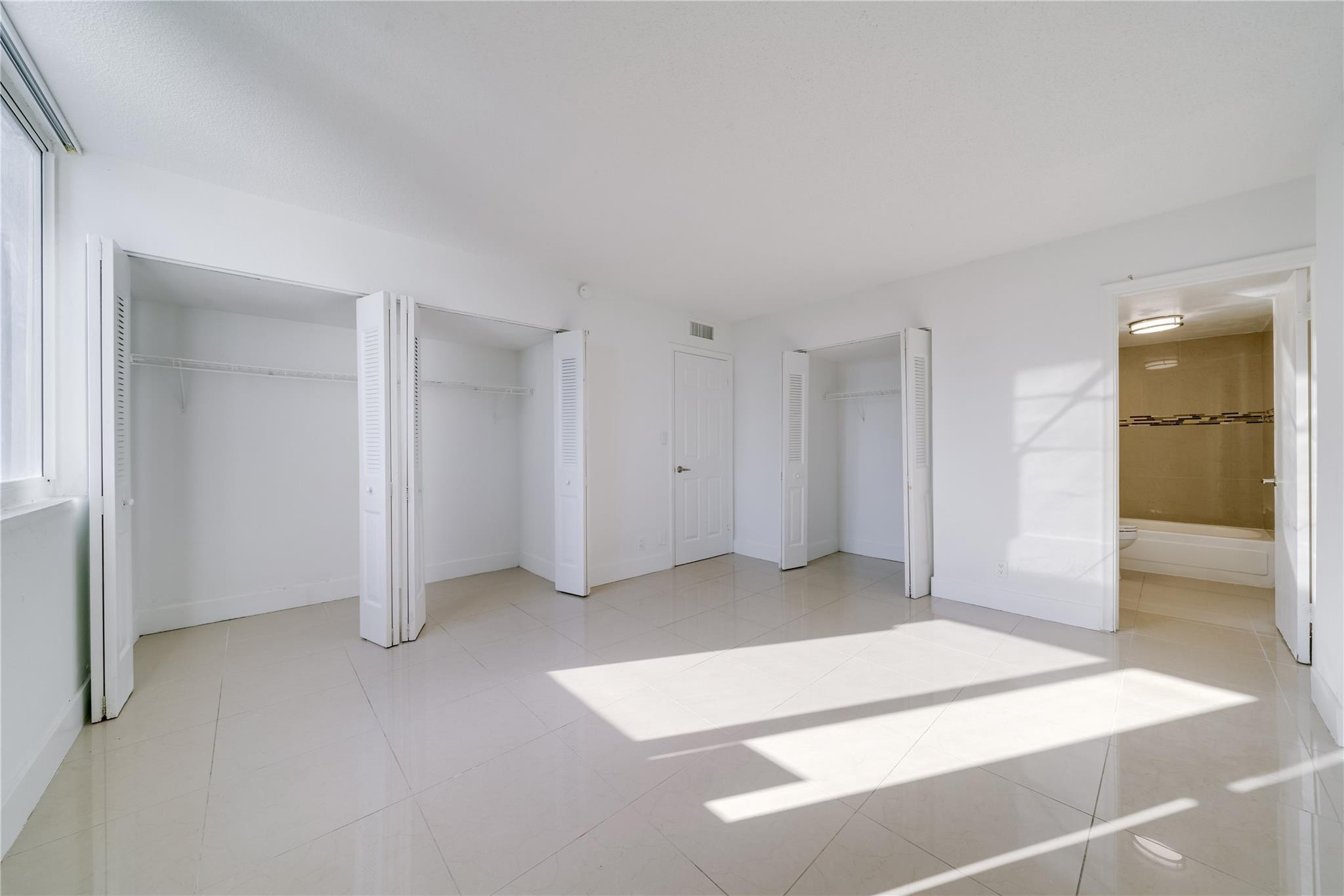 DADELAND PLACE CONDO - Residential Lease