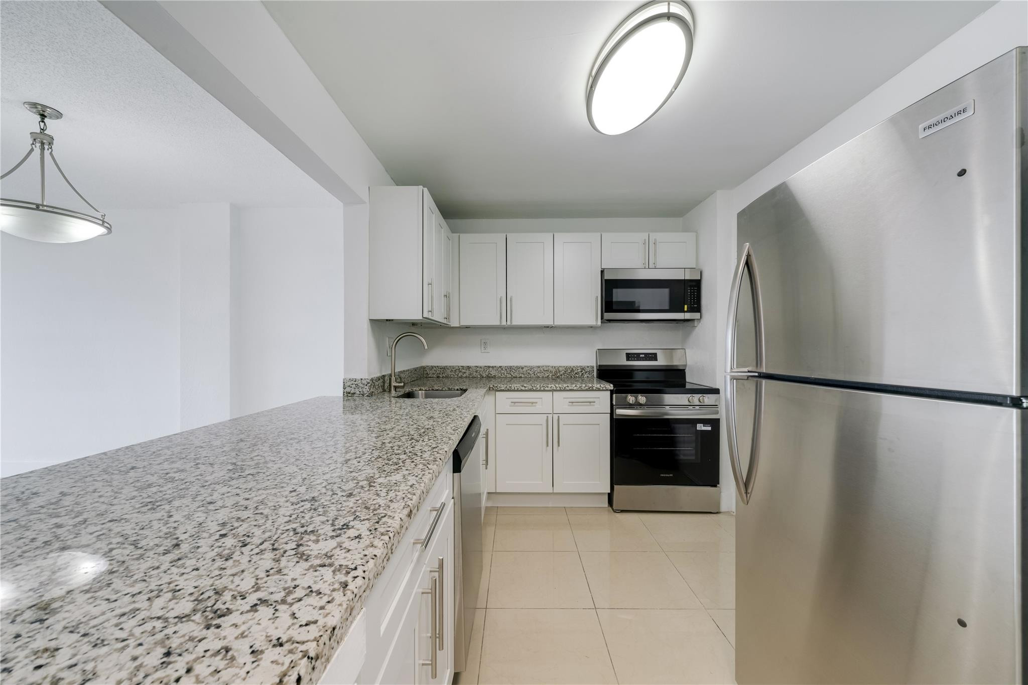 DADELAND PLACE CONDO - Residential Lease
