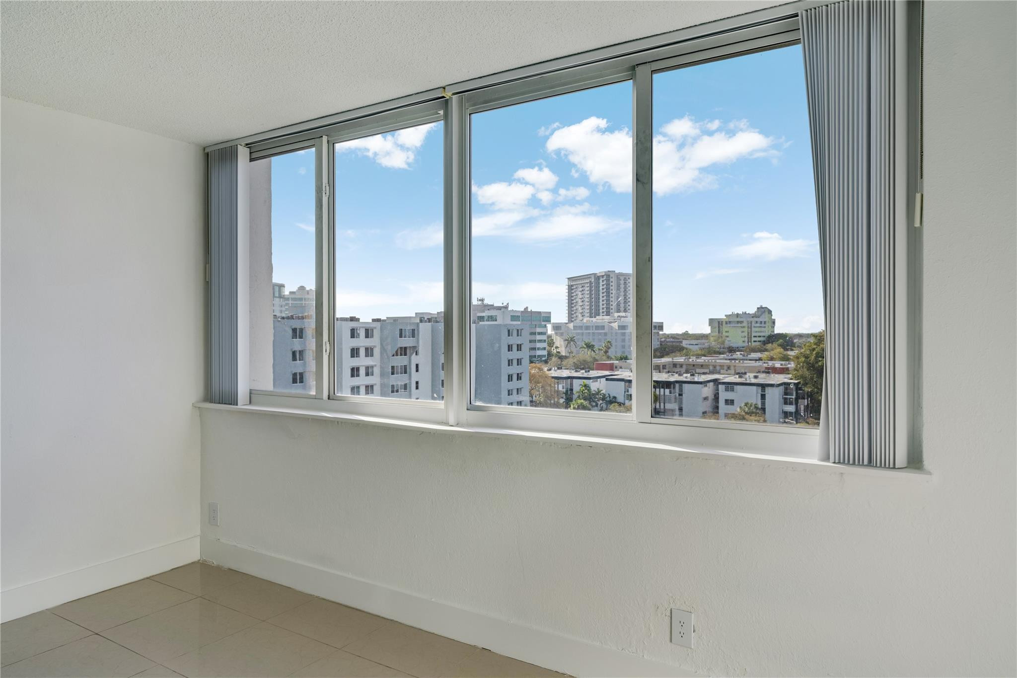 DADELAND PLACE CONDO - Residential Lease