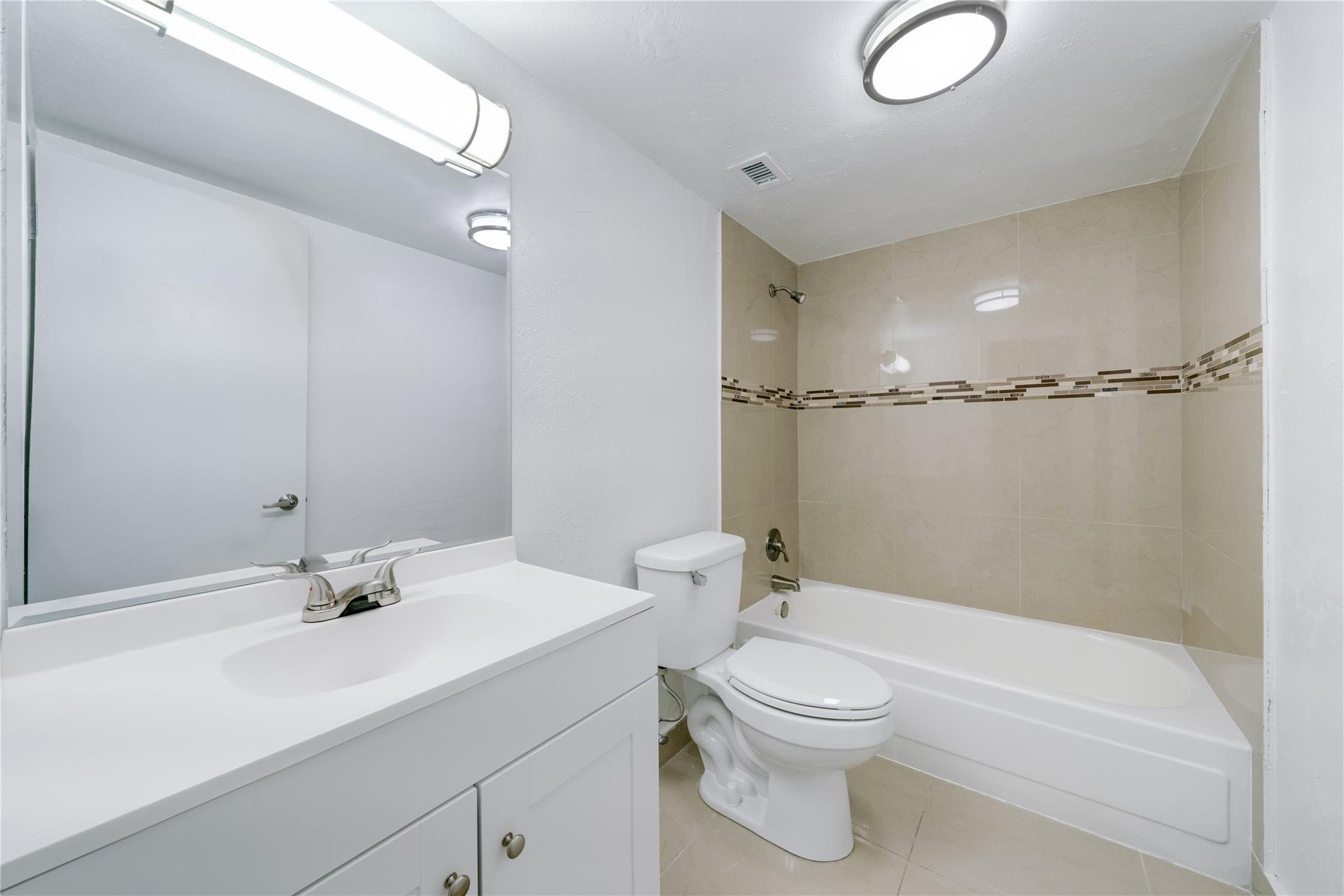 DADELAND PLACE CONDO - Residential Lease