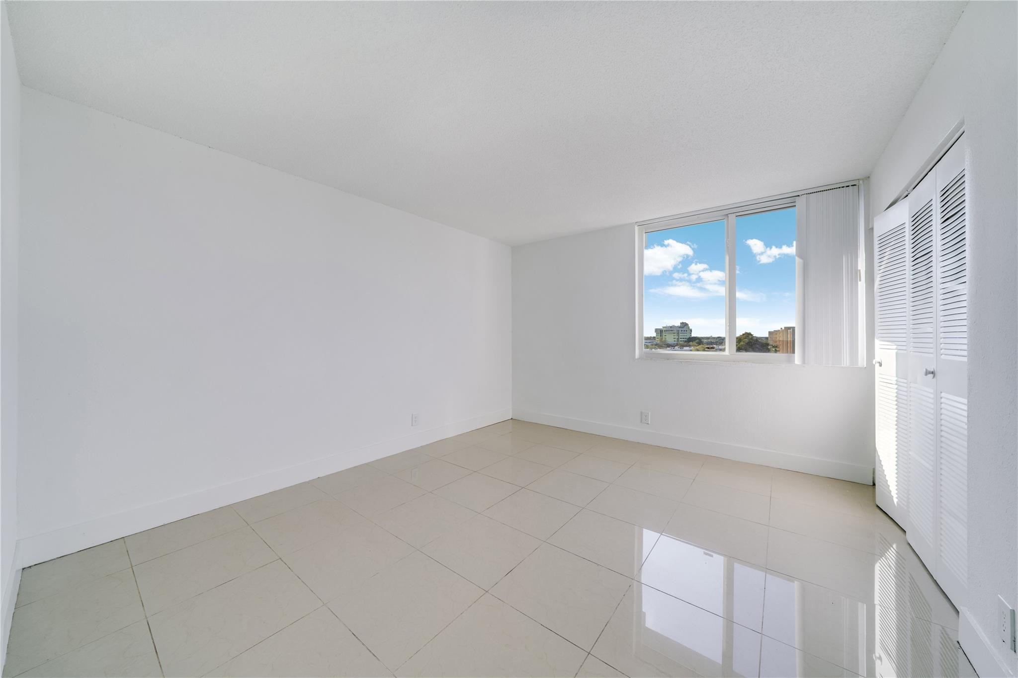 DADELAND PLACE CONDO - Residential Lease
