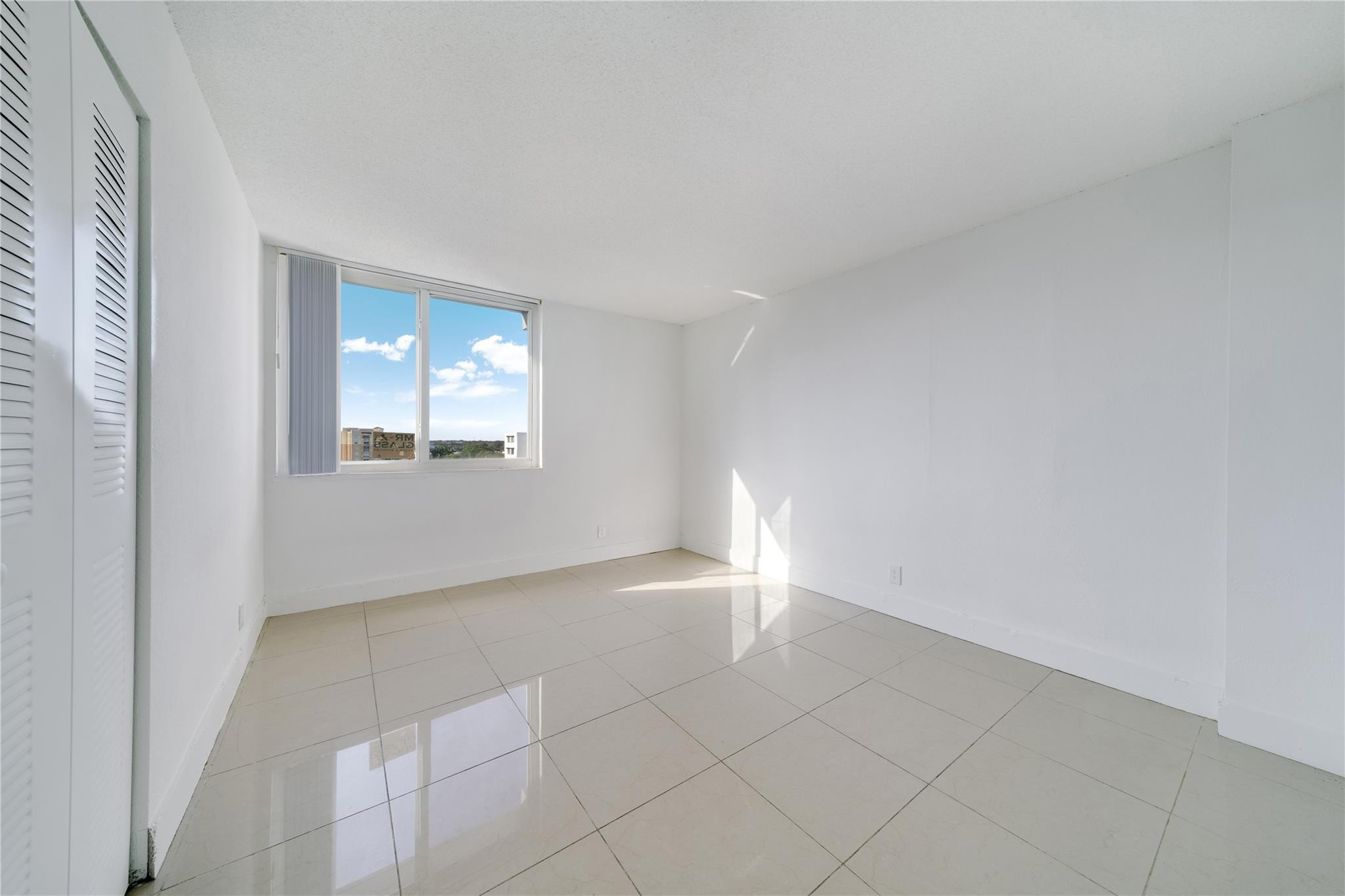 DADELAND PLACE CONDO - Residential Lease