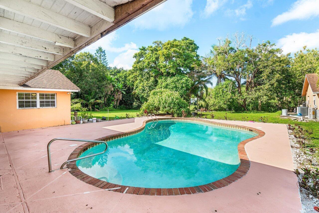 PALM BEACH FARMS CO 3 - Residential Lease