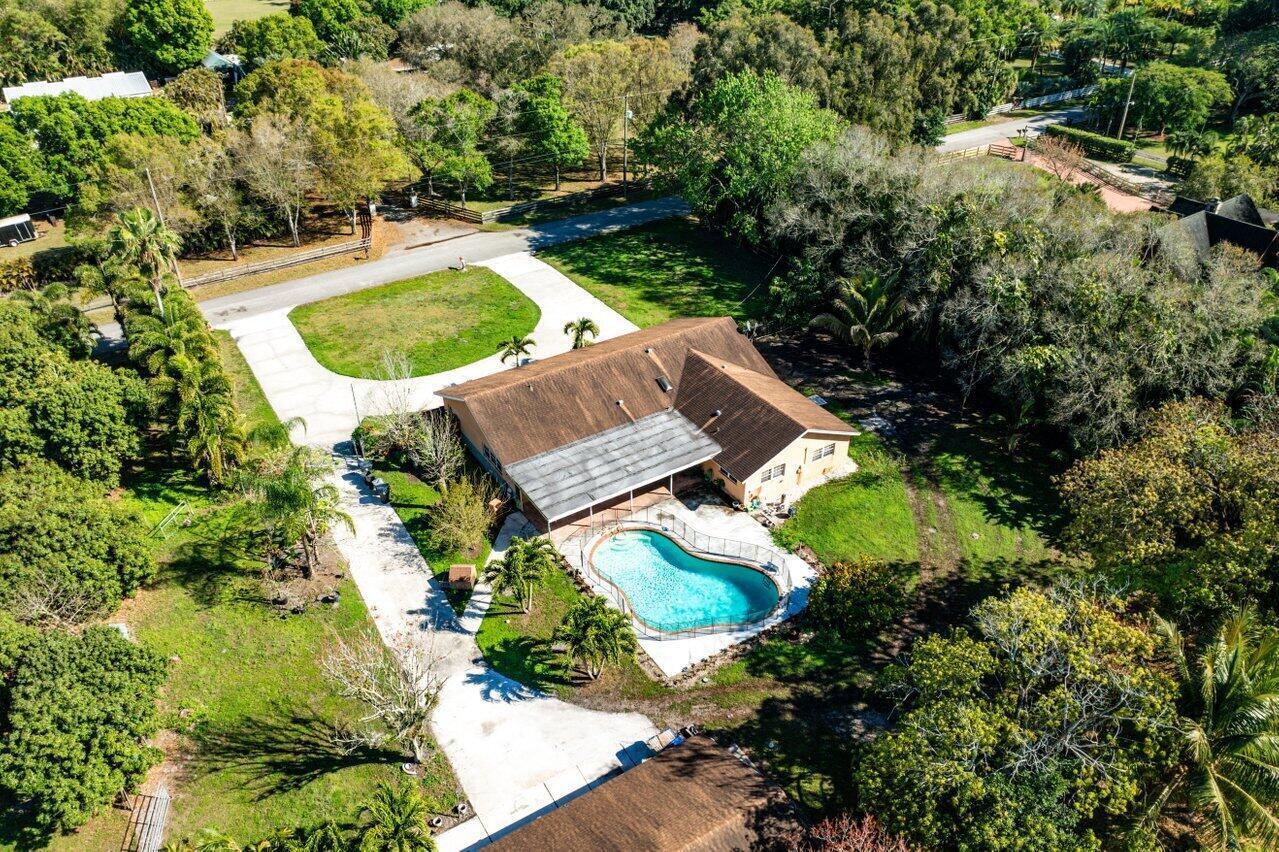 PALM BEACH FARMS CO 3 - Residential Lease
