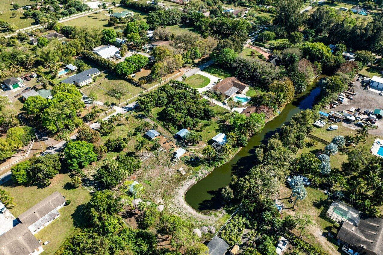 PALM BEACH FARMS CO 3 - Residential Lease