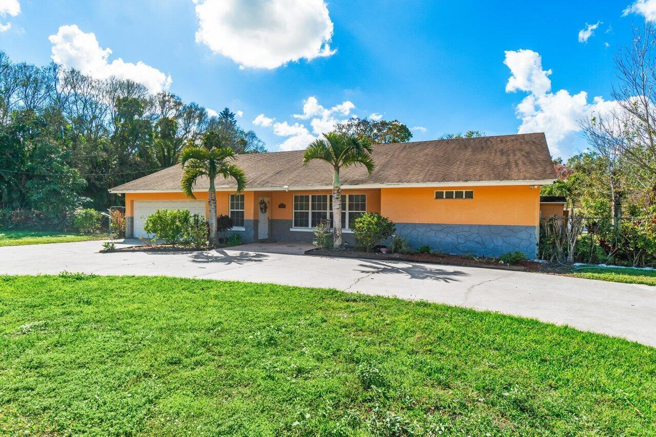 PALM BEACH FARMS CO 3 - Residential Lease