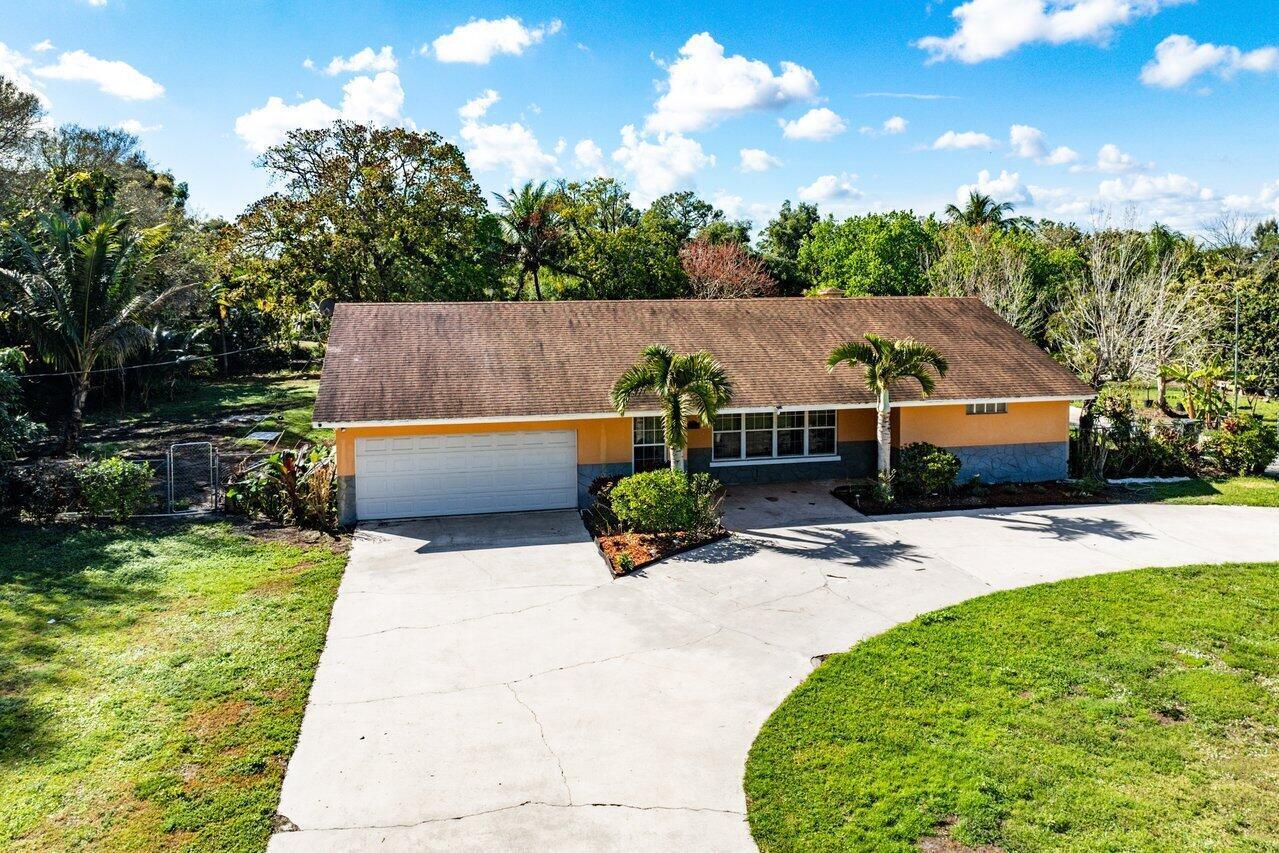 PALM BEACH FARMS CO 3 - Residential Lease