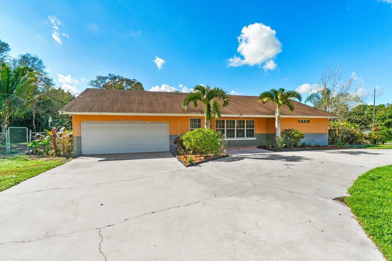 PALM BEACH FARMS CO 3 - Residential Lease
