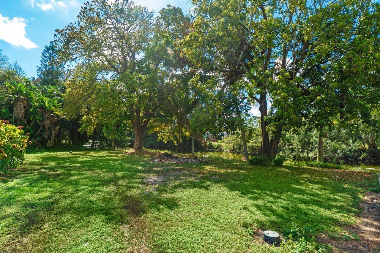 PALM BEACH FARMS CO 3 - Residential Lease
