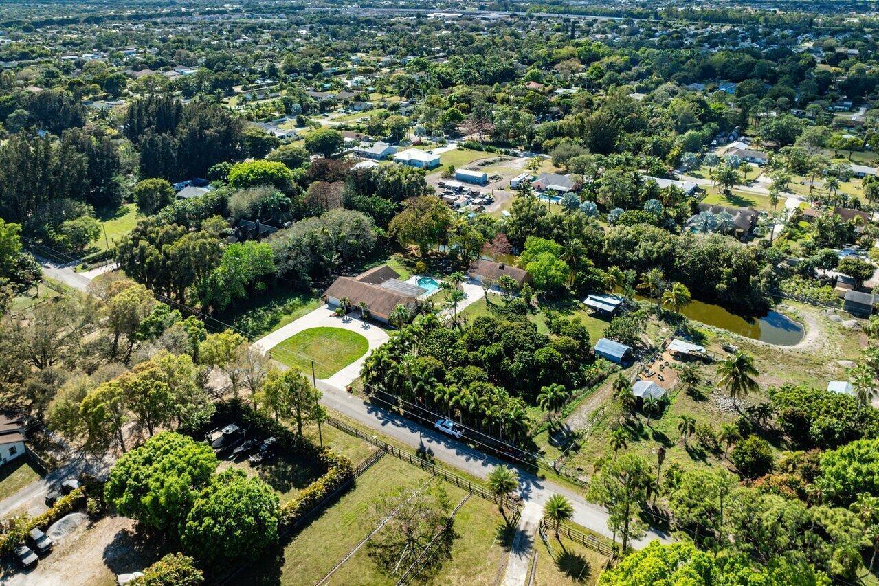 PALM BEACH FARMS CO 3 - Residential Lease