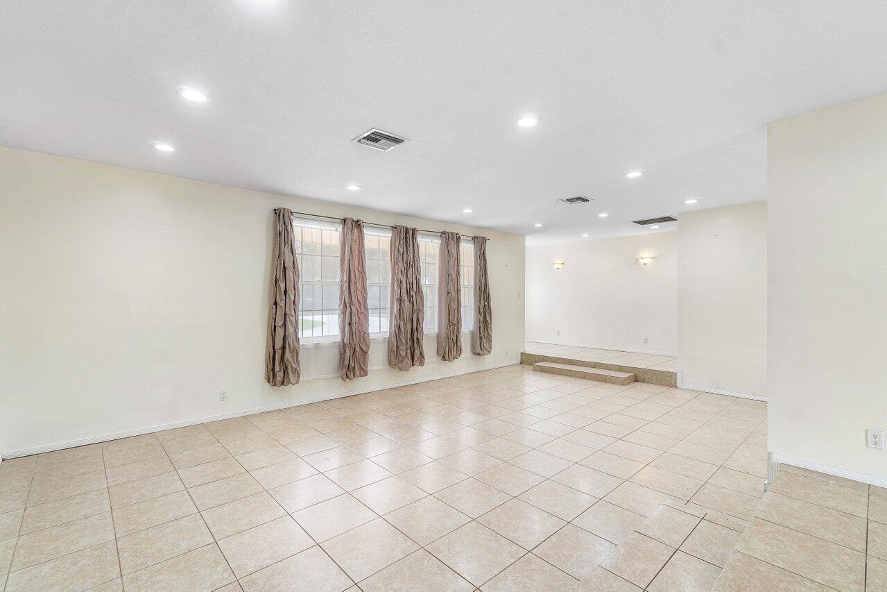 PALM BEACH FARMS CO 3 - Residential Lease