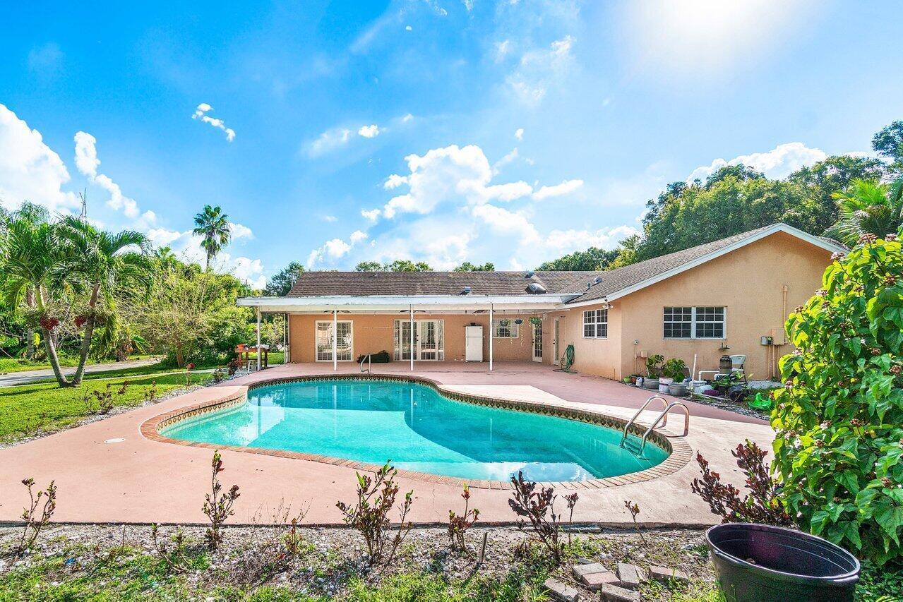 PALM BEACH FARMS CO 3 - Residential Lease