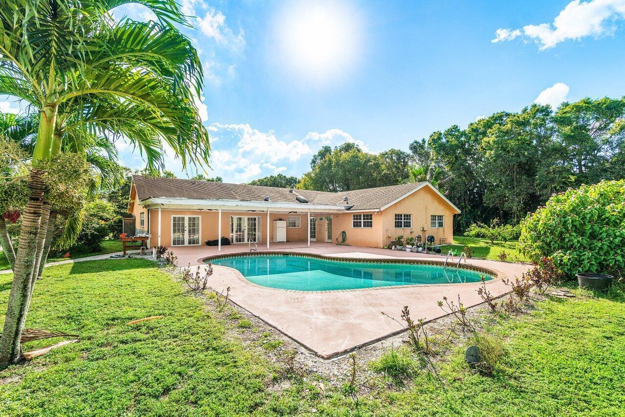 PALM BEACH FARMS CO 3 - Residential Lease