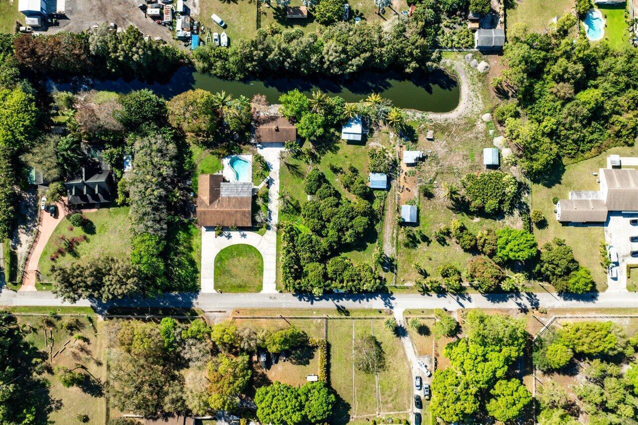 PALM BEACH FARMS CO 3 - Residential Lease
