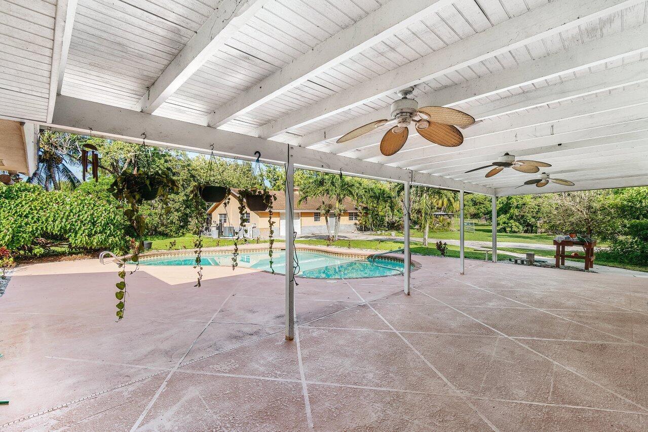 PALM BEACH FARMS CO 3 - Residential Lease