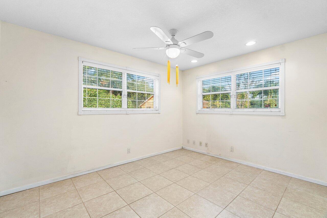 PALM BEACH FARMS CO 3 - Residential Lease