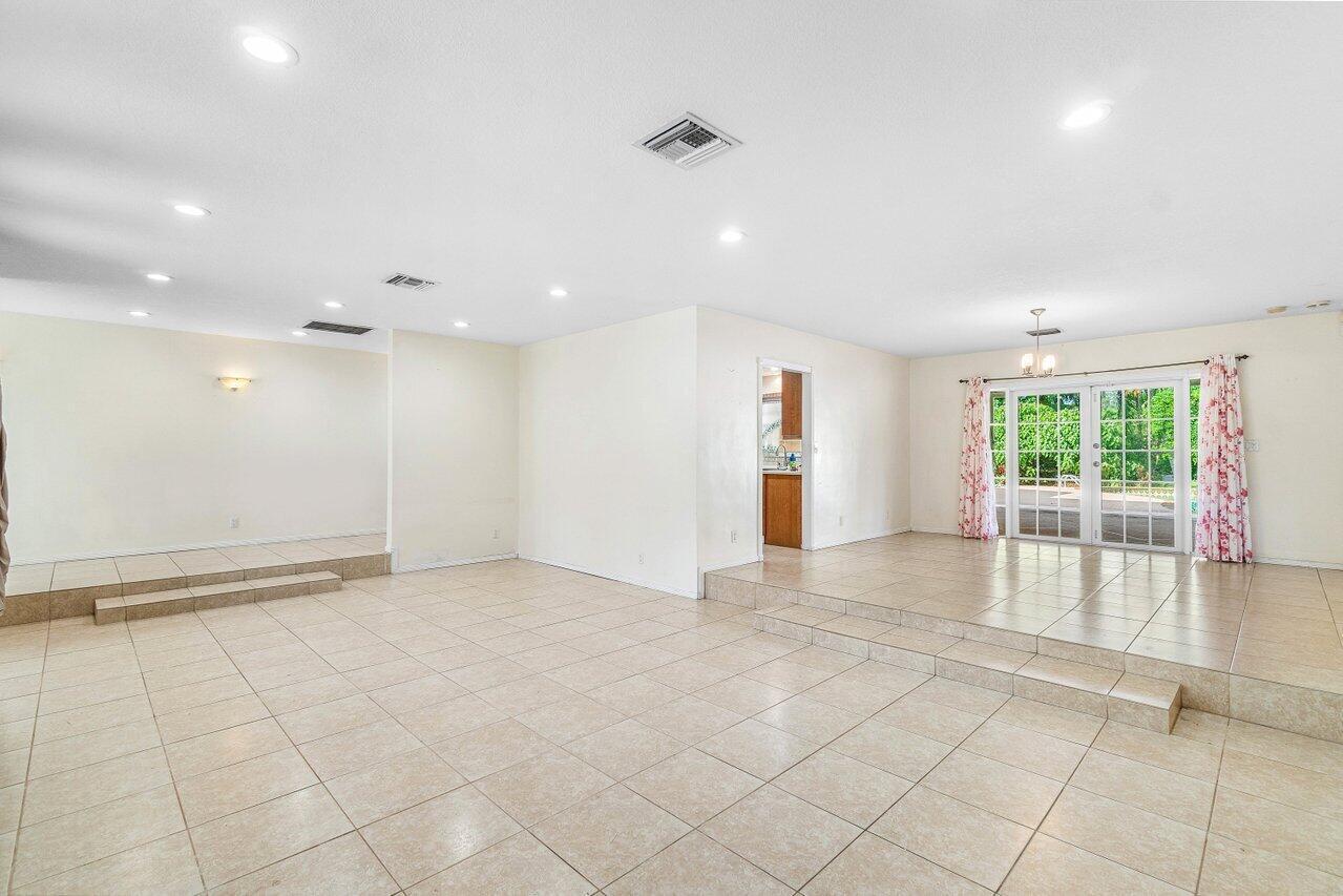 PALM BEACH FARMS CO 3 - Residential Lease