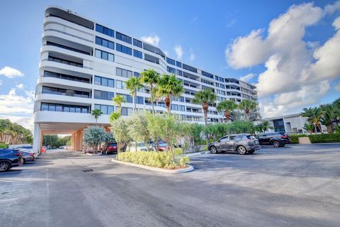 A home in South Palm Beach