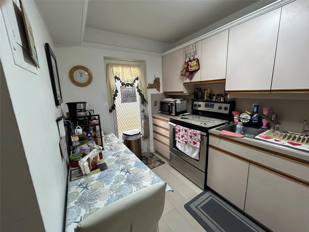 LIGHTHOUSE POINT PLAZA - Residential