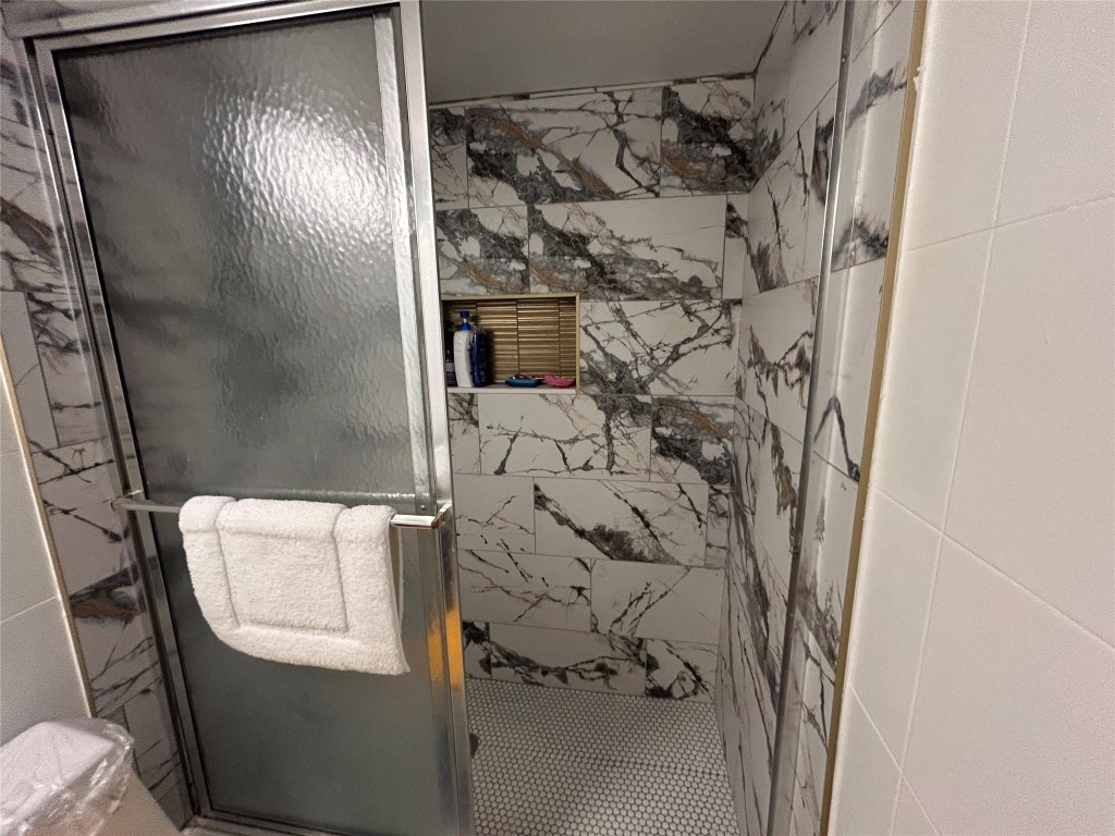 LIGHTHOUSE POINT PLAZA - Residential