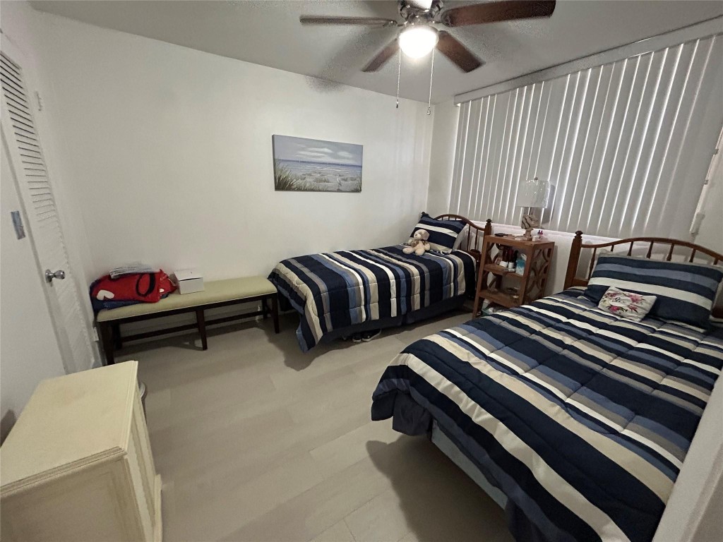 LIGHTHOUSE POINT PLAZA - Residential