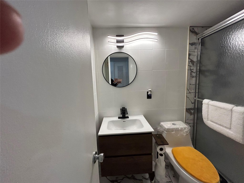 LIGHTHOUSE POINT PLAZA - Residential