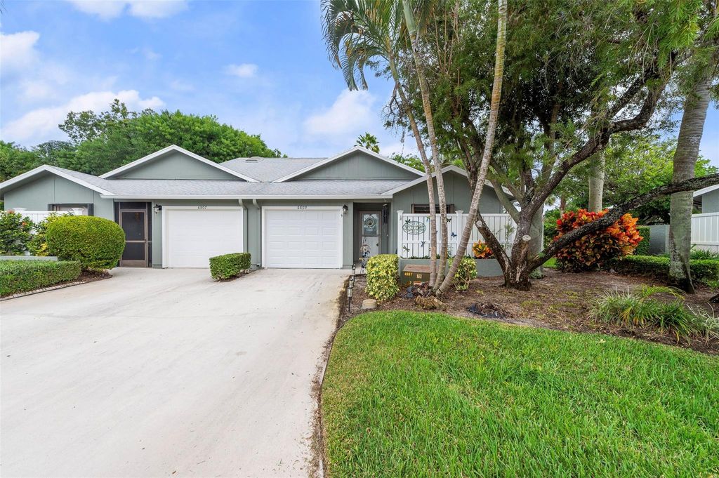Photo of 6809 SE Yorktown Drive, Hobe Sound, FL 33455 (MLS # B26015740)