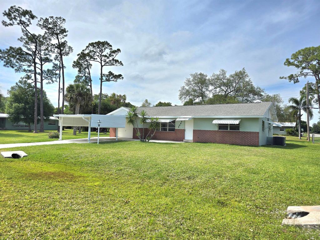 Photo of 7902 Lockwood Drive, Fort Pierce, FL 34951 (MLS # R11083920)