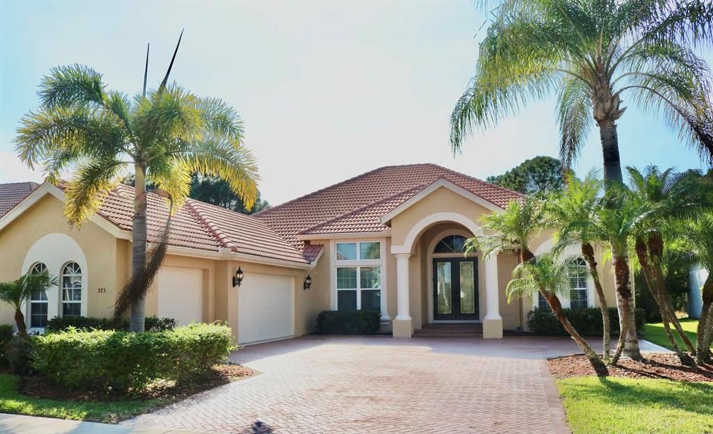 Photo of 573 SW Romora Bay, Port Saint Lucie, FL 34986 (MLS # R10695802)