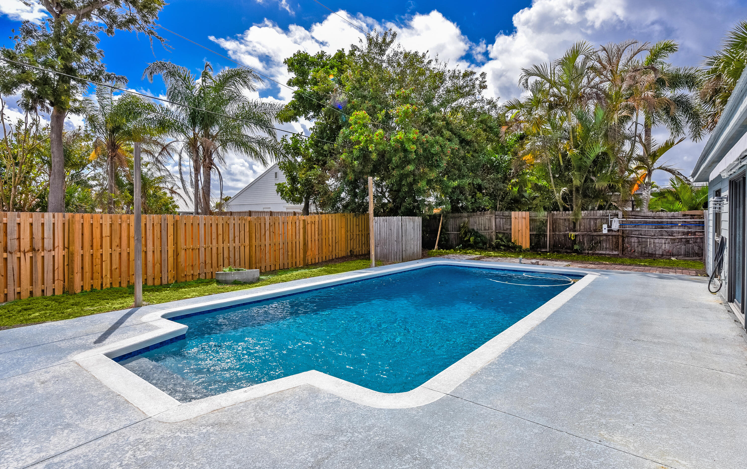 ROCKY POINT HIGHLANDS - Residential