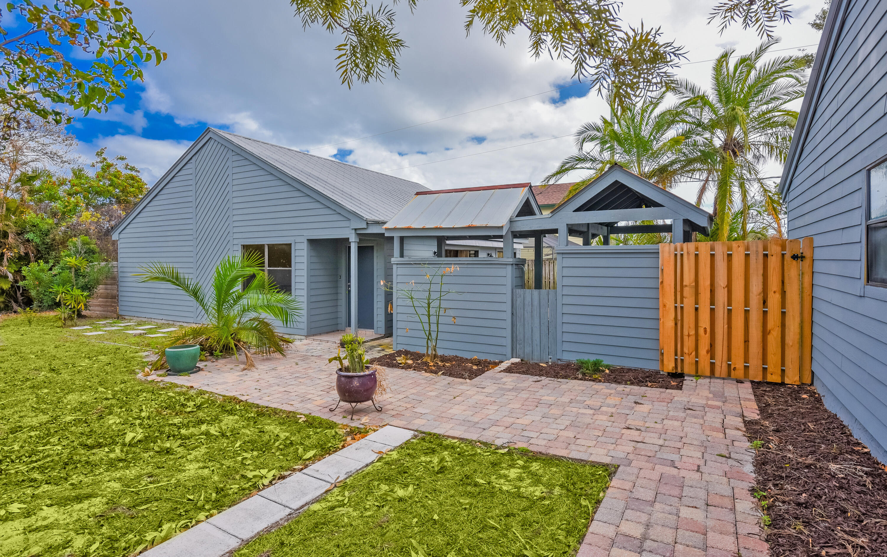 ROCKY POINT HIGHLANDS - Residential