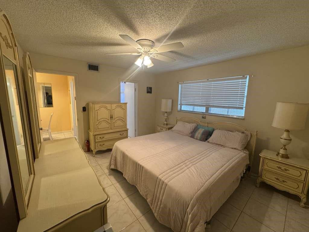 Royal Palm Gardens Condo - Residential Lease