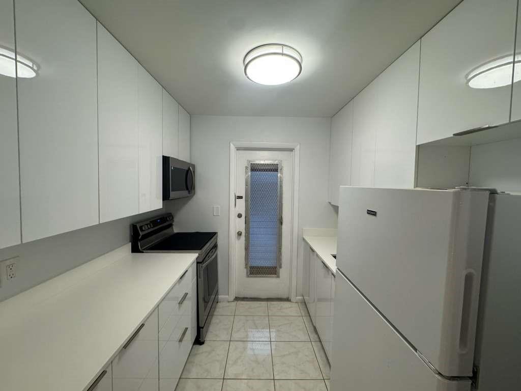 Royal Palm Gardens Condo - Residential Lease