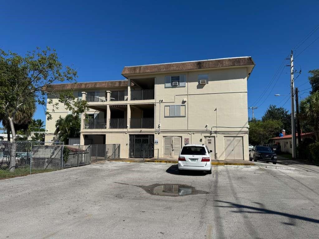 Royal Palm Gardens Condo - Residential Lease
